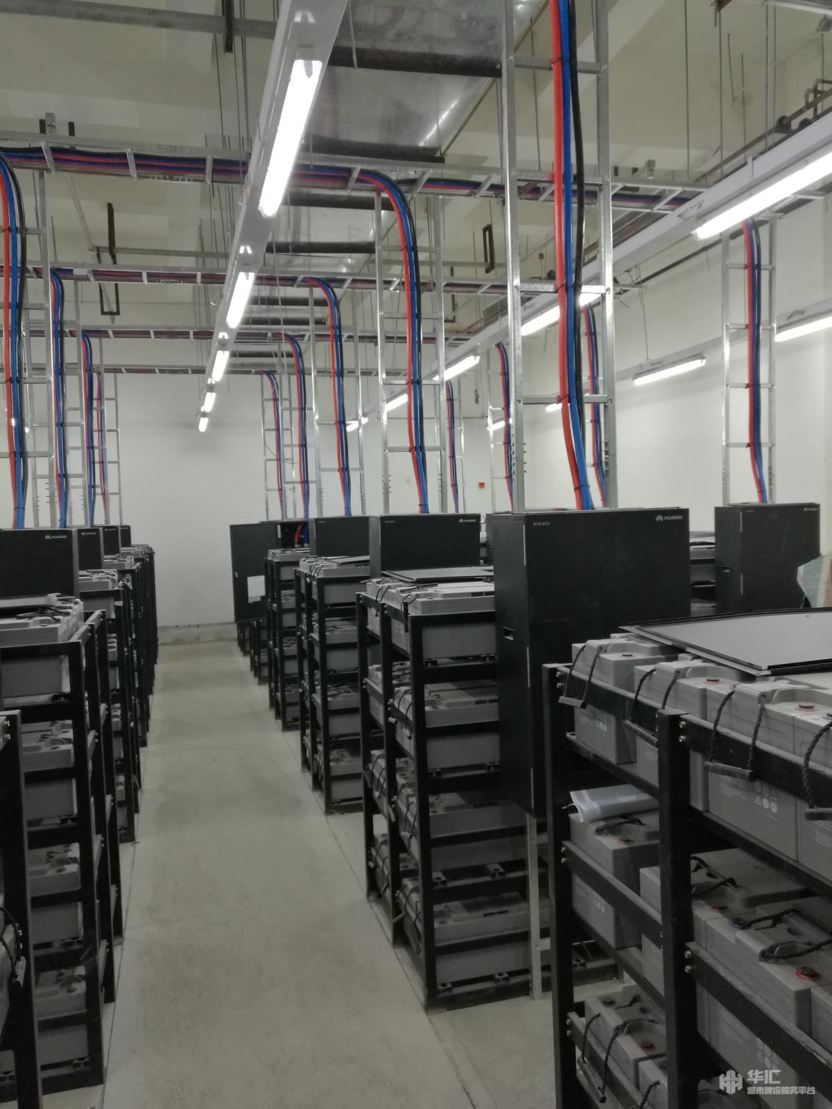 机房配电系统旳交流工作地、安全保护地采用建筑物本体综合接地(其电阻不不小于0.5Ω)