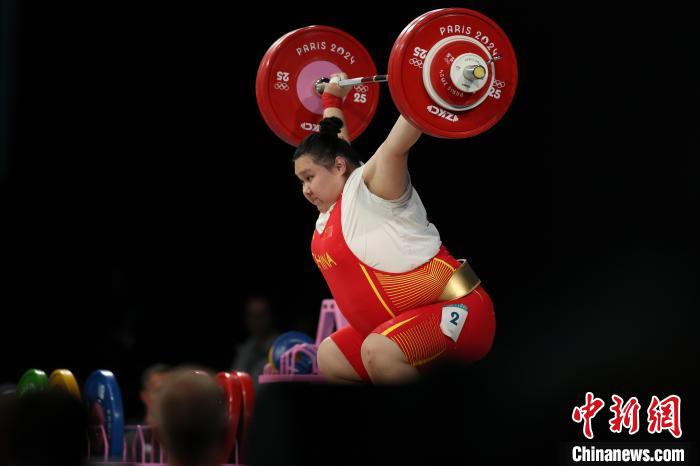 巴黎奥运女子81公斤以上级李雯雯卫冕夺冠 中国