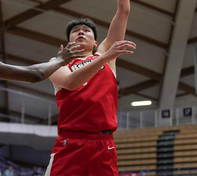 杨瀚森高效输出率队追分 篮板统治力成关键胜负