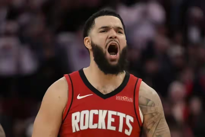 乌度卡用人策略制约火箭队发展陷入阵容困境