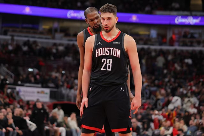 乌度卡用人策略制约火箭队发展陷入阵容困境