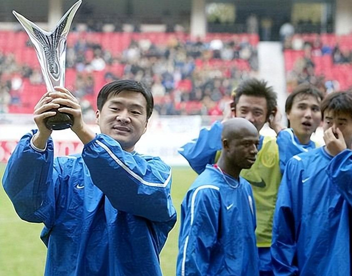 申花功勋队长刘军深耕青训二十年 培养国脚梯队