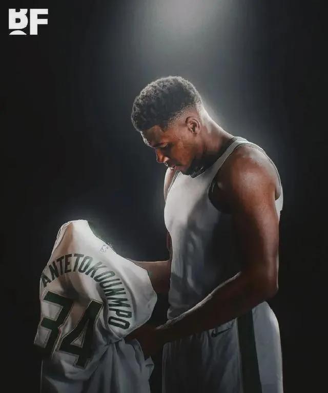 雄鹿老板直面字母哥续约分歧