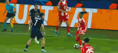 巴黎圣日耳曼5-4拜仁慕尼黑，双响神迹助逆转
